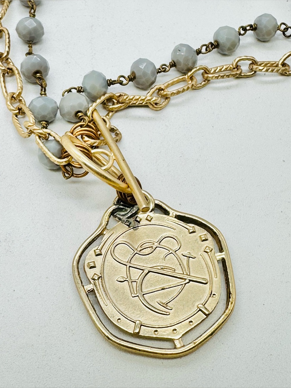 Equestrian Medallion Coin Necklace Multi Strand Beaded Gold Tone Horse Toggle - Picture 4 of 6